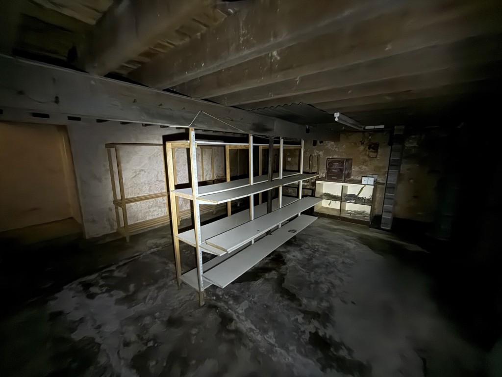 Lot: 61 - VACANT FREEHOLD COMMERCIAL PREMISES - Basement storage area